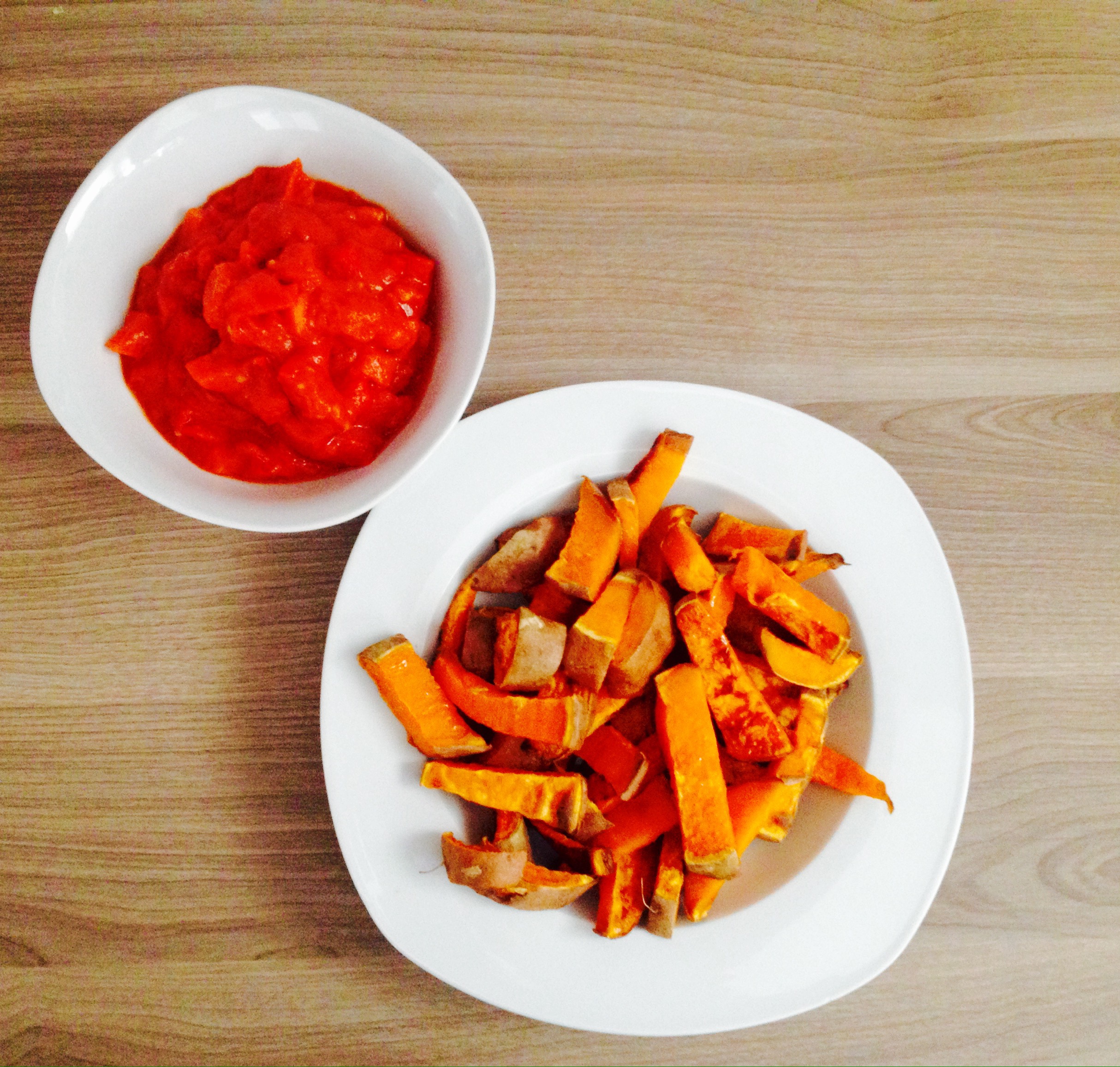 Süßkartoffelsticks mit Tomaten-Paprika-Dip | Nine kocht nach